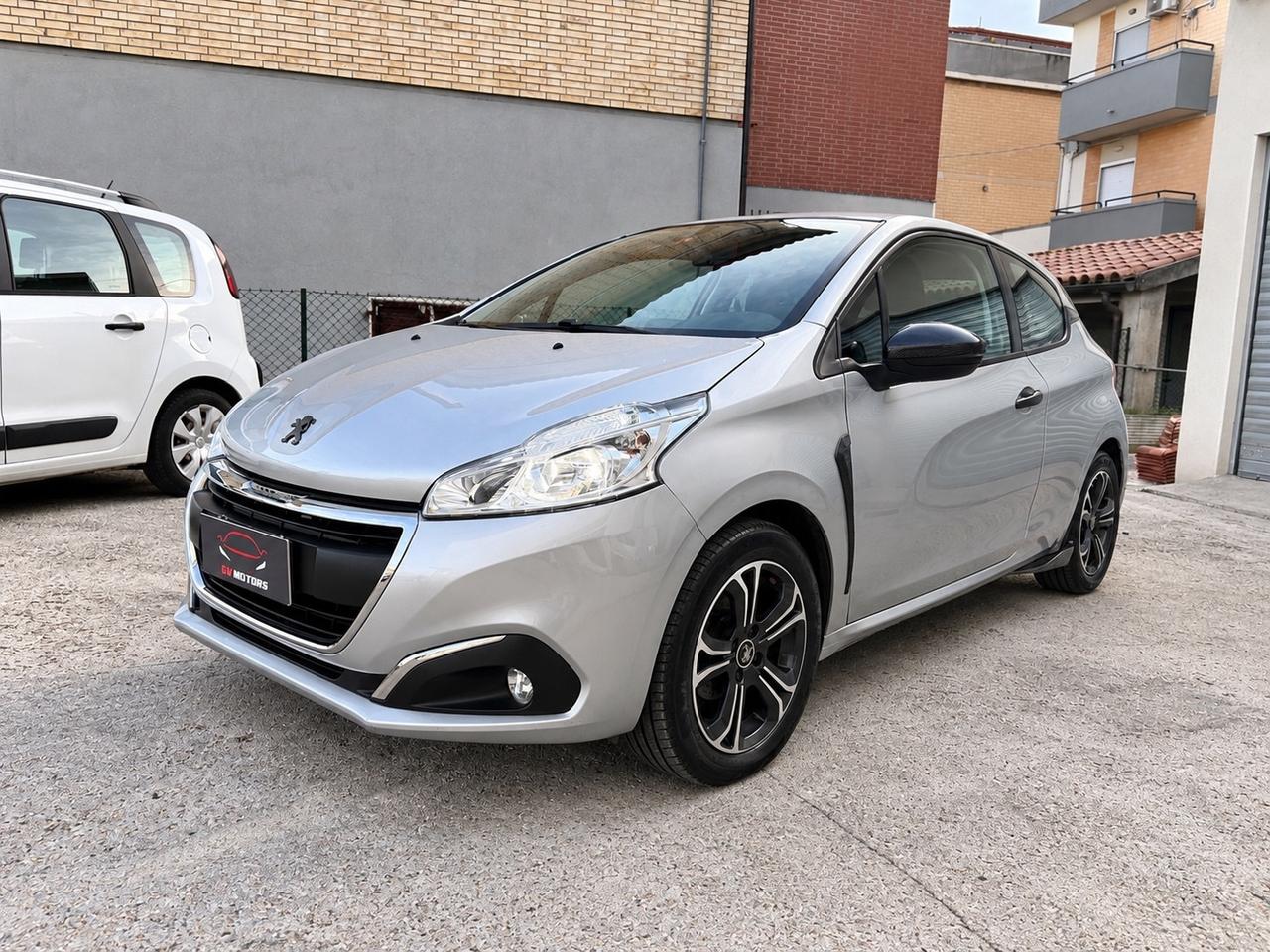 Peugeot 208 1.4 e-HDi 68 CV - CAMBIO AUTOMATICO