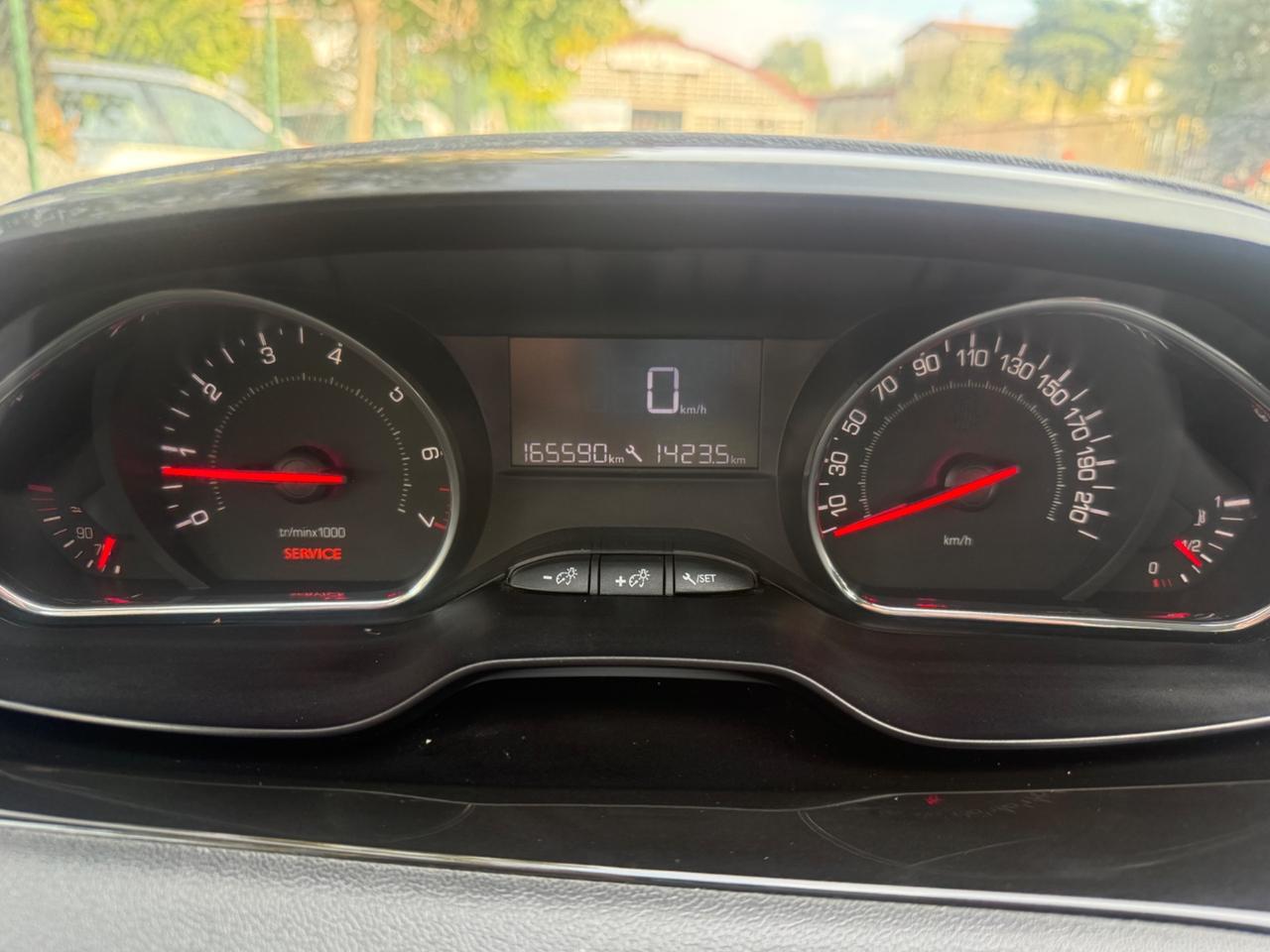 Peugeot 208 PureTech 82 5 porte Allure