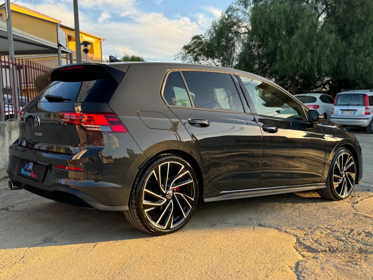 VOLKSWAGEN GOLF 8 2.0 GTD 200 CV DSG R19 FULL IVA ESPOSTA