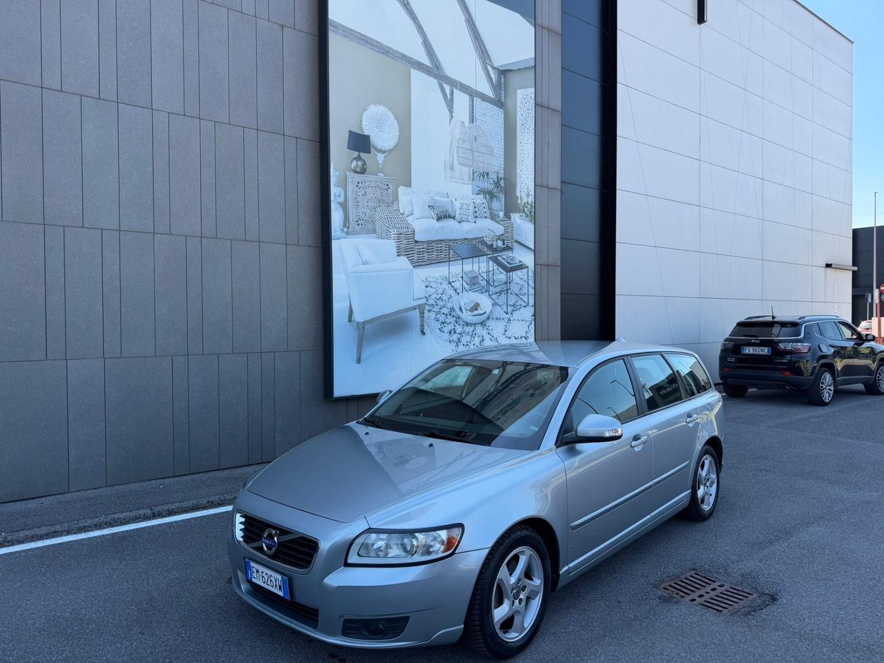 Volvo V50 D2 R-design