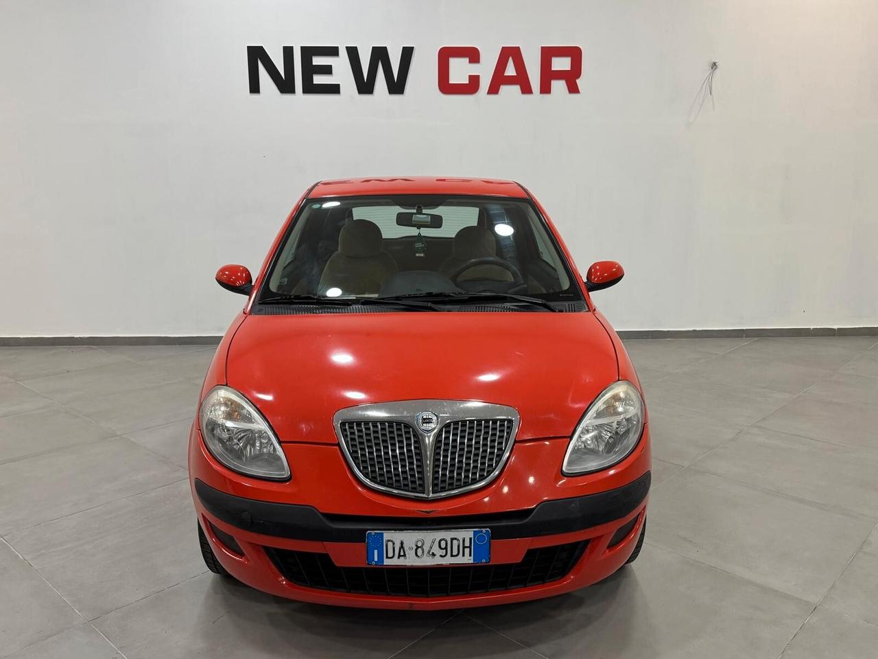 Lancia Ypsilon 1.2 16V Oro