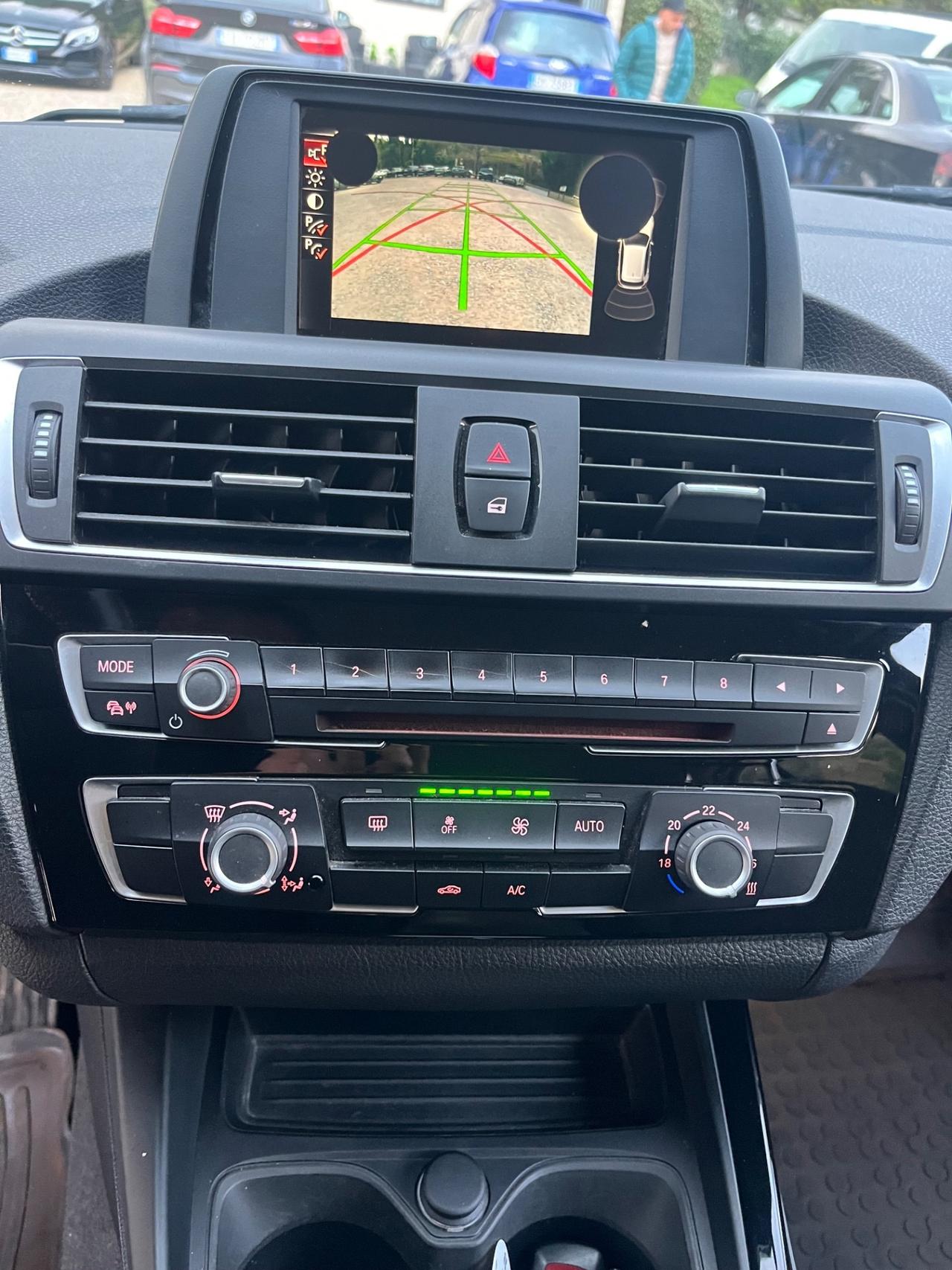 Bmw 118 118d 5p. Urban