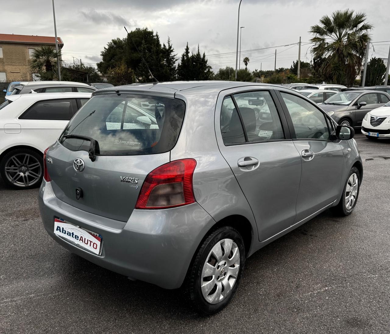 Toyota Yaris 1.0 5 porte