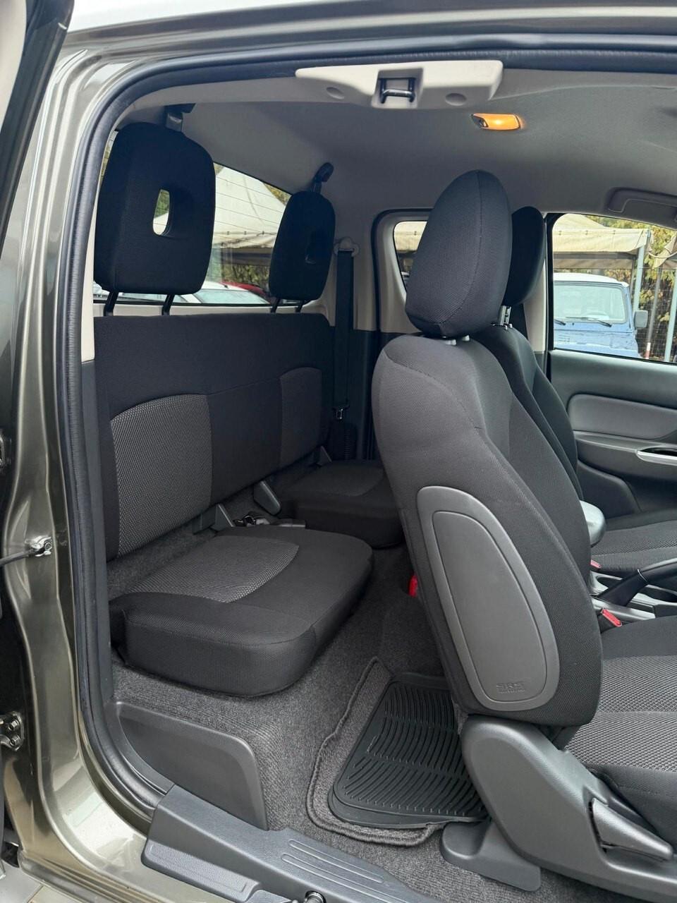 Mitsubishi L200 2.4 DI-D/181CV Club Cab Intense Hp Mivec SDA