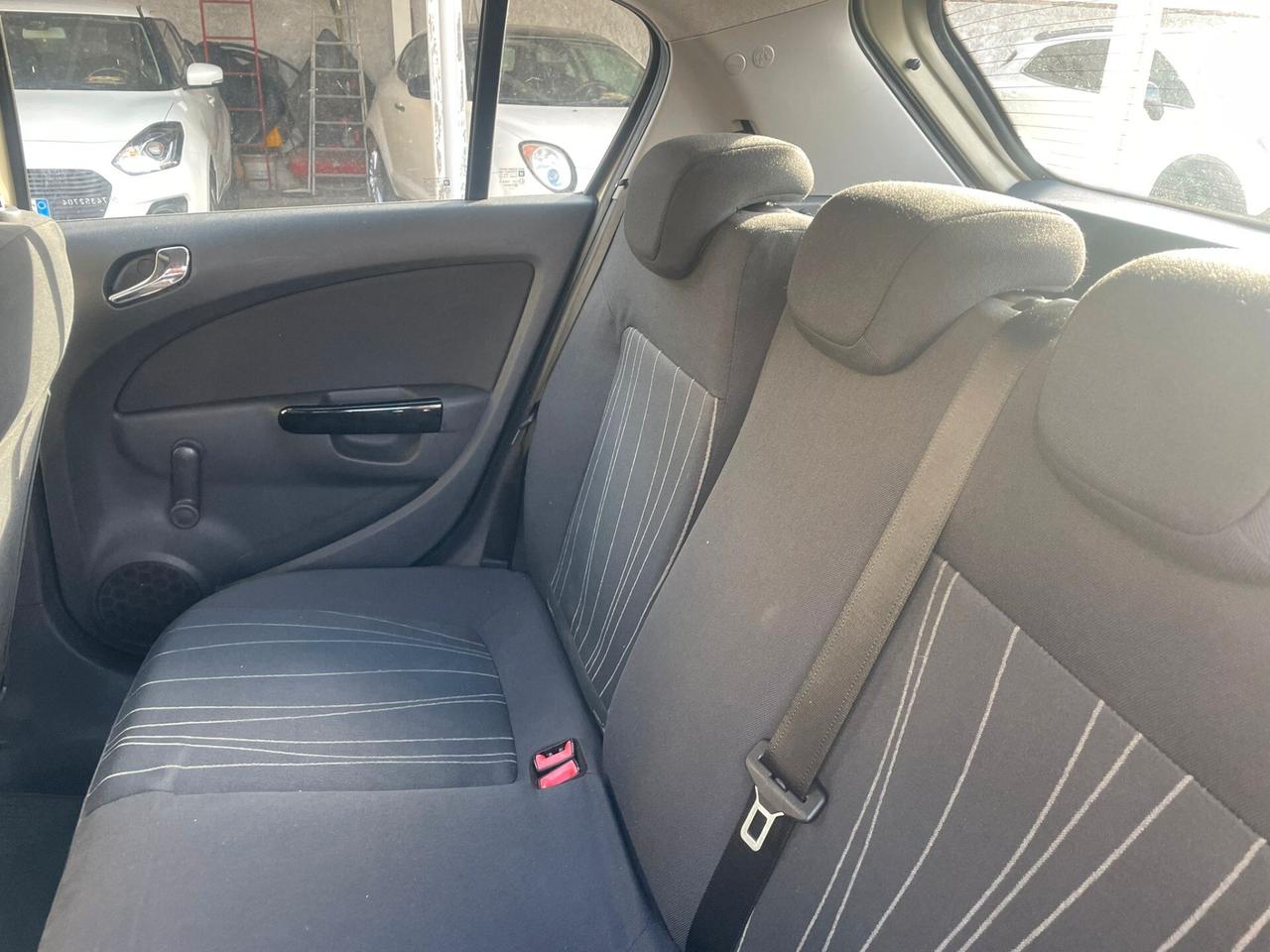 Opel Corsa 1.2 5 porte Cosmo