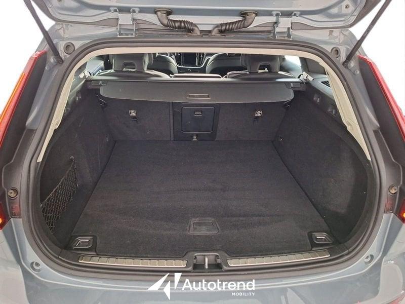 Volvo V60 B4 197+14 CV Mild Hybrid Diesel Automatica NAVI LED Momentum Business
