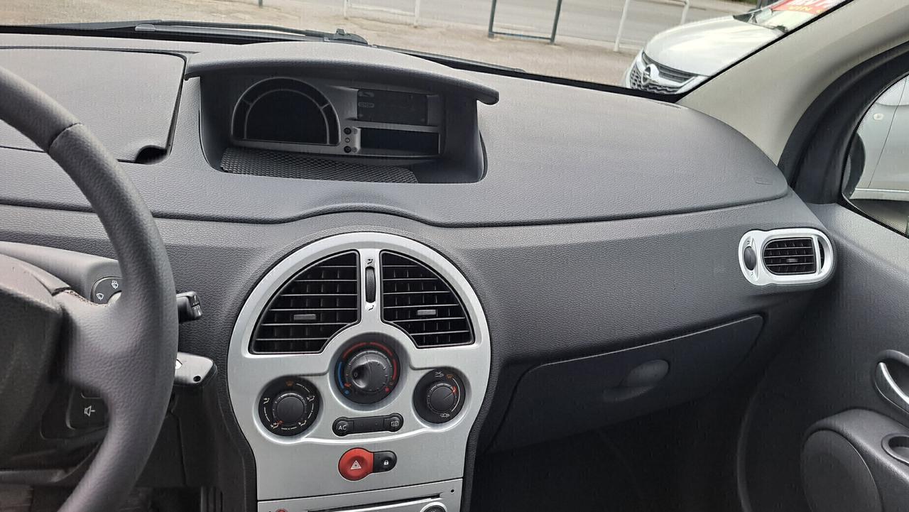 Renault Modus Grand Modus 1.2 16V TCE