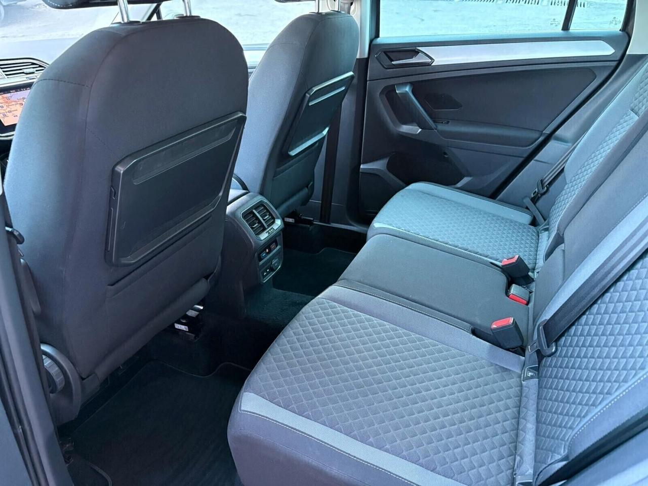 Volkswagen Tiguan 2.0 TDI SCR DSG Business BlueMotion Technology