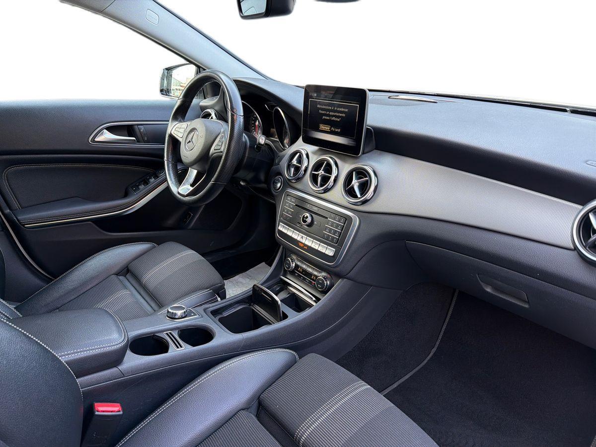 Mercedes-Benz GLA 220 d Sport 4matic 170cv auto