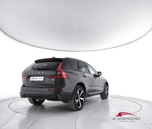 VOLVO XC60 B4 (d) AWD automatico Ultimate Dark