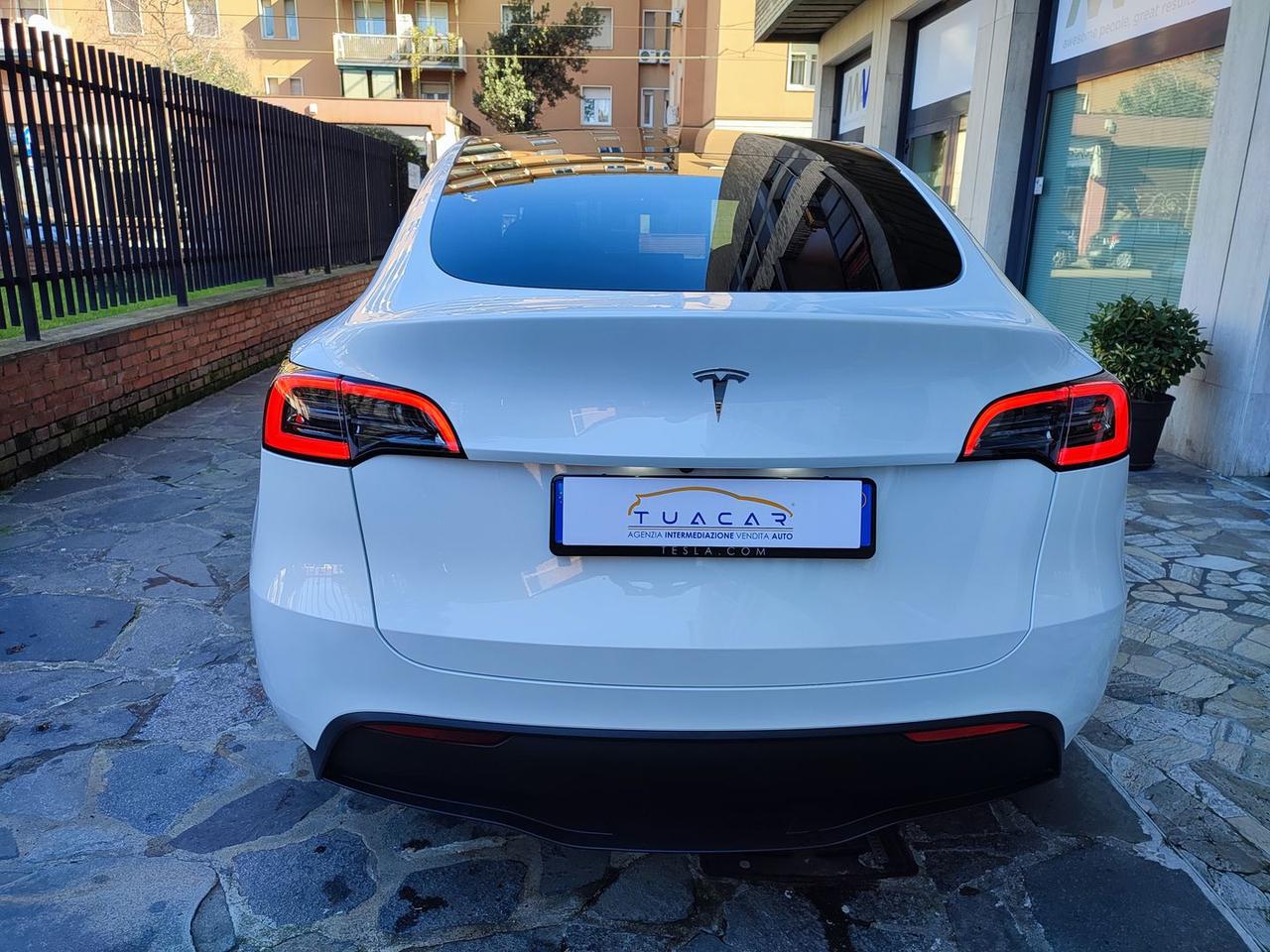 Tesla Model Y Standard Range (RWD) Single Mo #9482