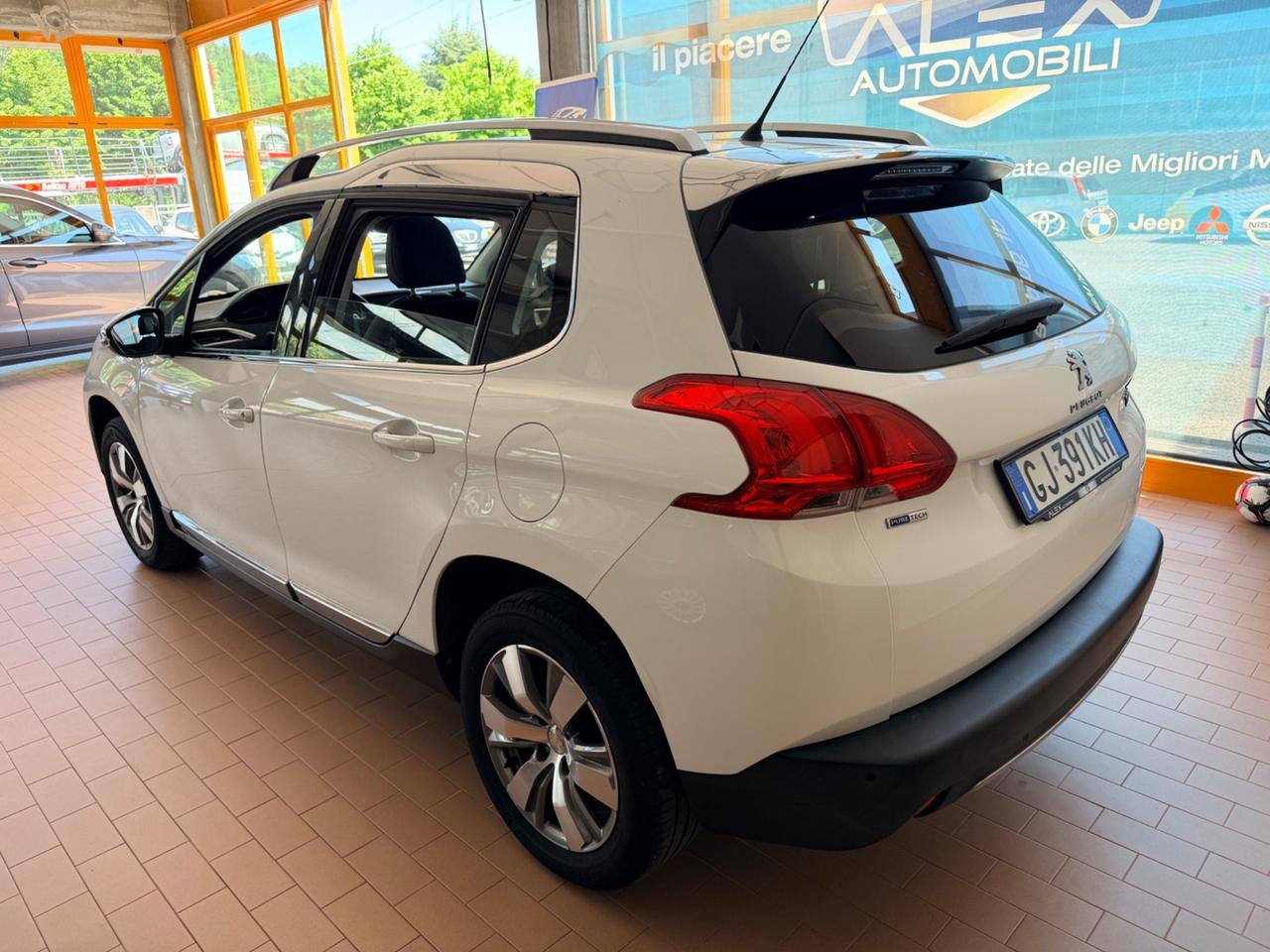Peugeot 2008 1.2benz 82cv Autom. Gancio Tr