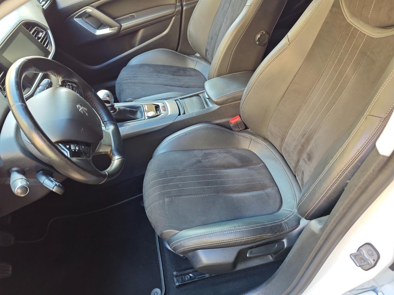 Peugeot 308 BlueHDi 120 S&S Allure