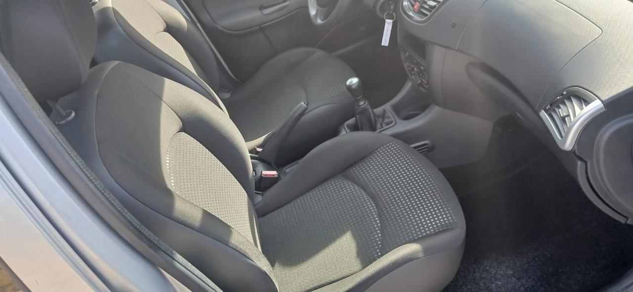 Peugeot 206 1.1 5p. Trendy - 2011 40.000km