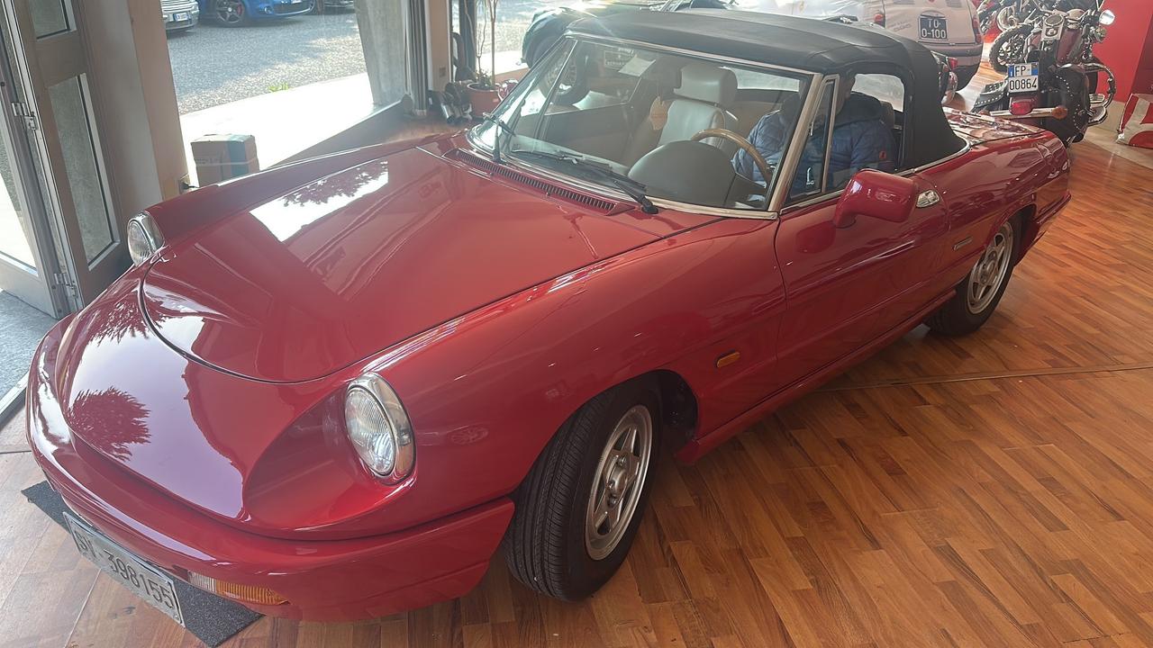 Alfa Romeo Spider 1.6