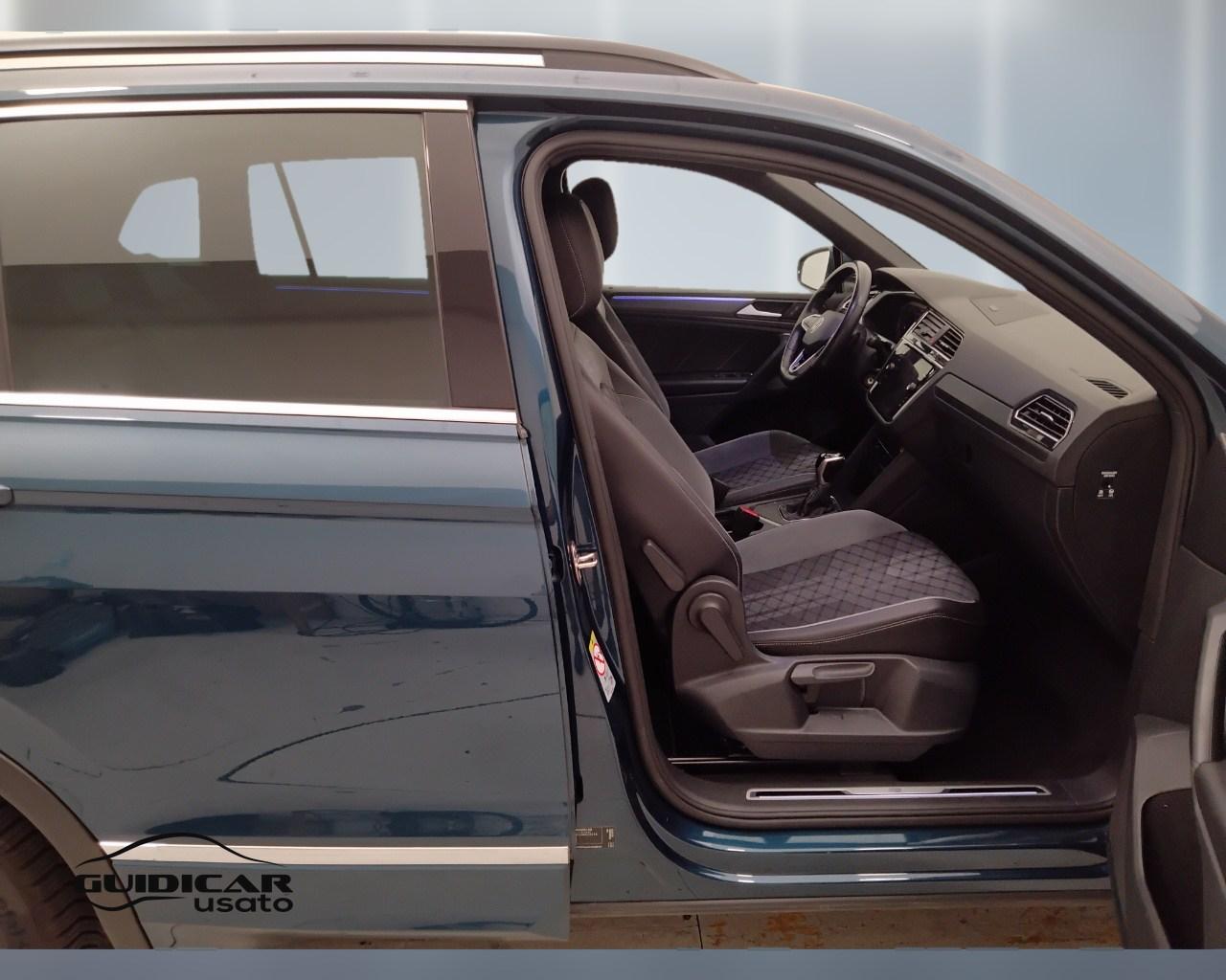 VOLKSWAGEN Tiguan II 2021 - Tiguan 2.0 tdi R-Line 150cv dsg