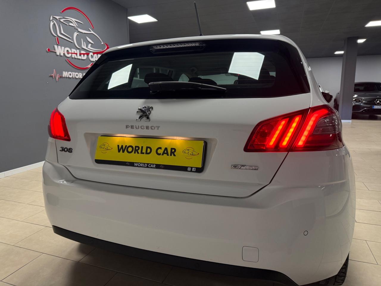 Peugeot 308 BlueHDi 100 S&S Business