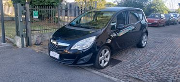 Pochi km Opel Meriva benzina neopatentati