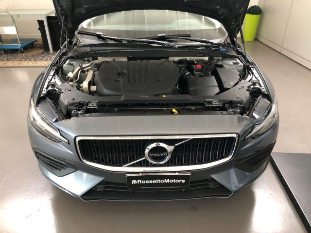 VOLVO V60 2.0 b3 Momentum Business auto 8m my21