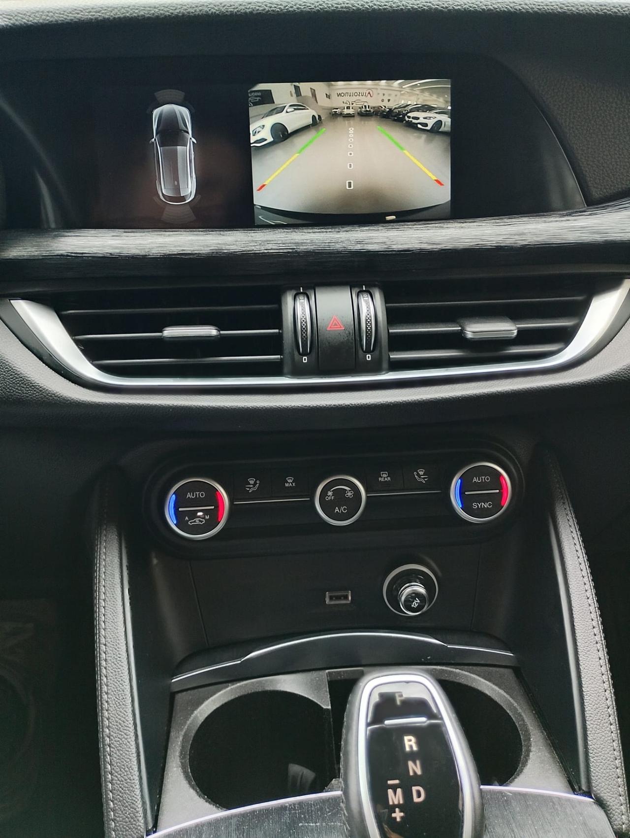 Alfa Romeo Stelvio 2.2 Turbodiesel 160 CV AT8 RWD Super