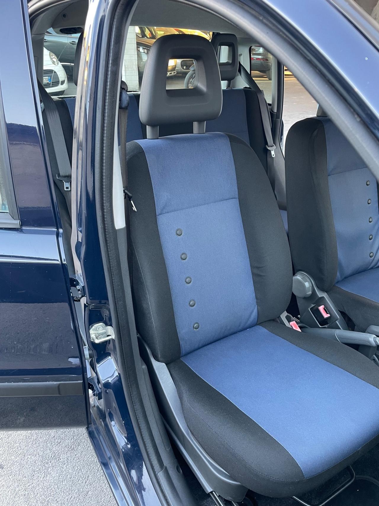 Fiat Panda 1.2 gpl scadenza 2034 full optional tagliandata distribuzione eseguita tutto ok