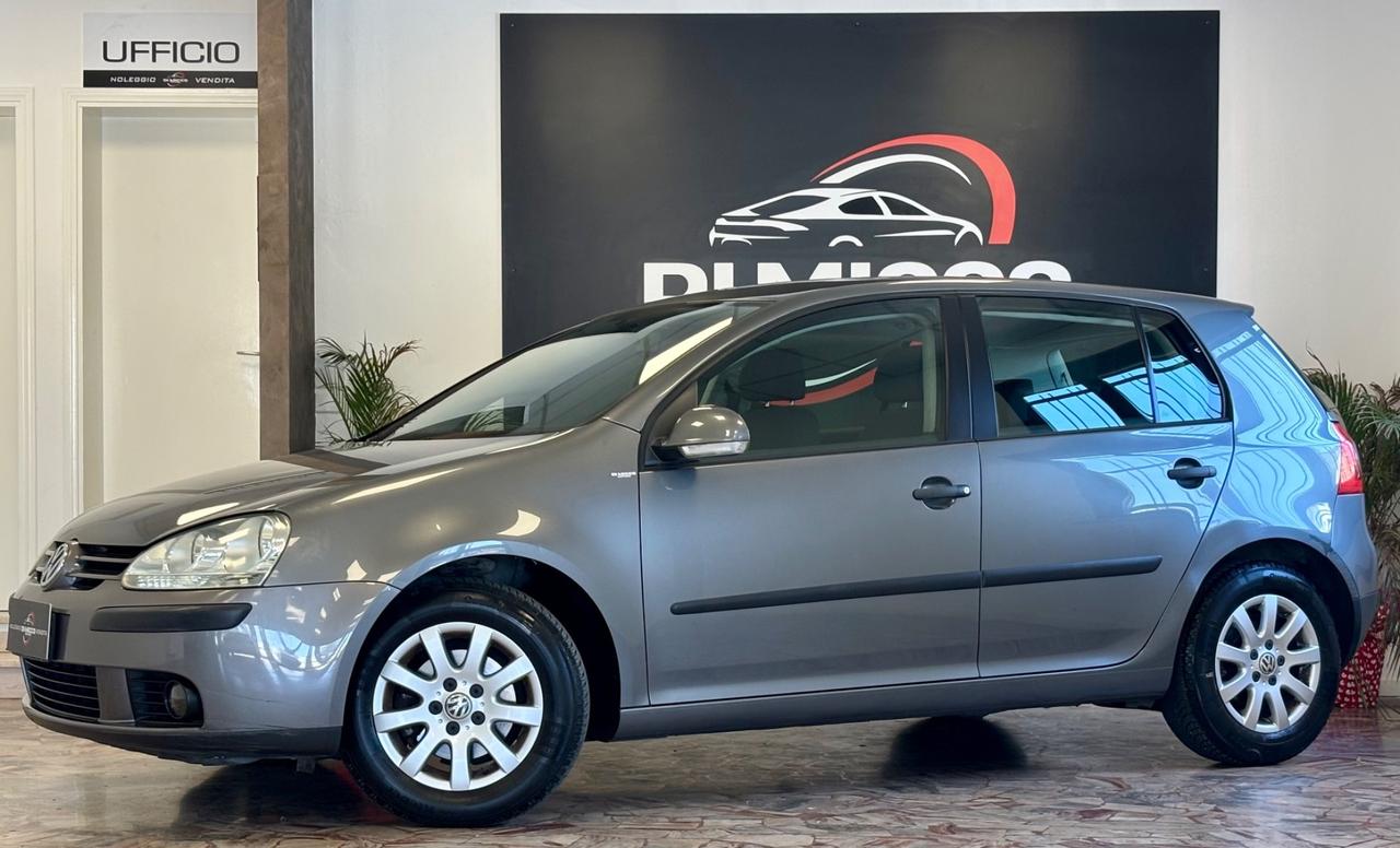 Volkswagen Golf 1.6 16V FSI 5p. Sportline