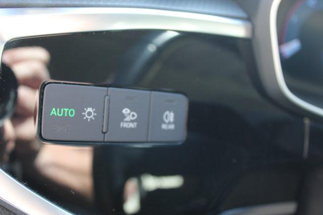 AUDI Q3 35 TDI Business