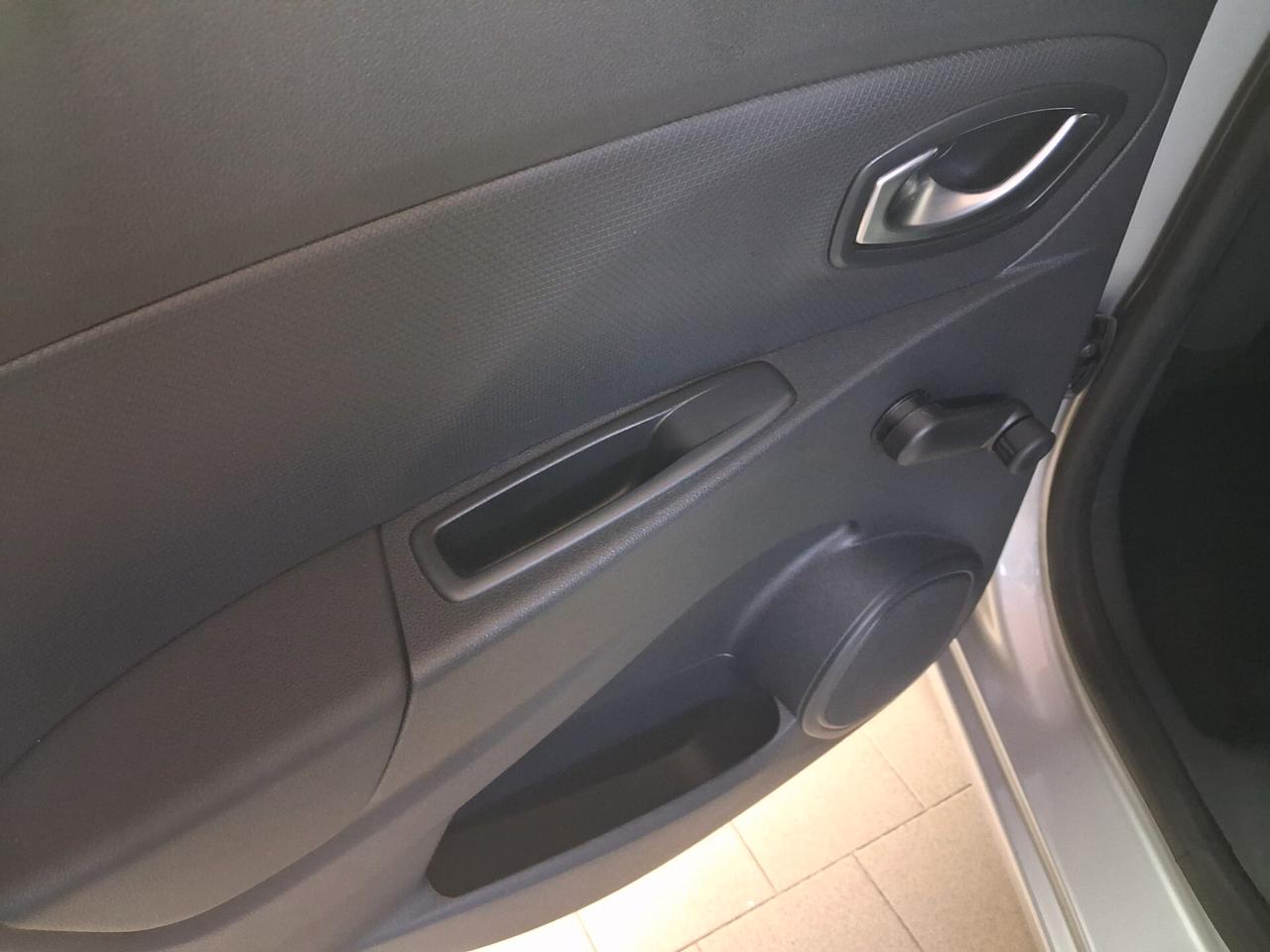 Renault Clio dCi 8V 90 CV EDC Start&Stop 5 porte Energy Duel