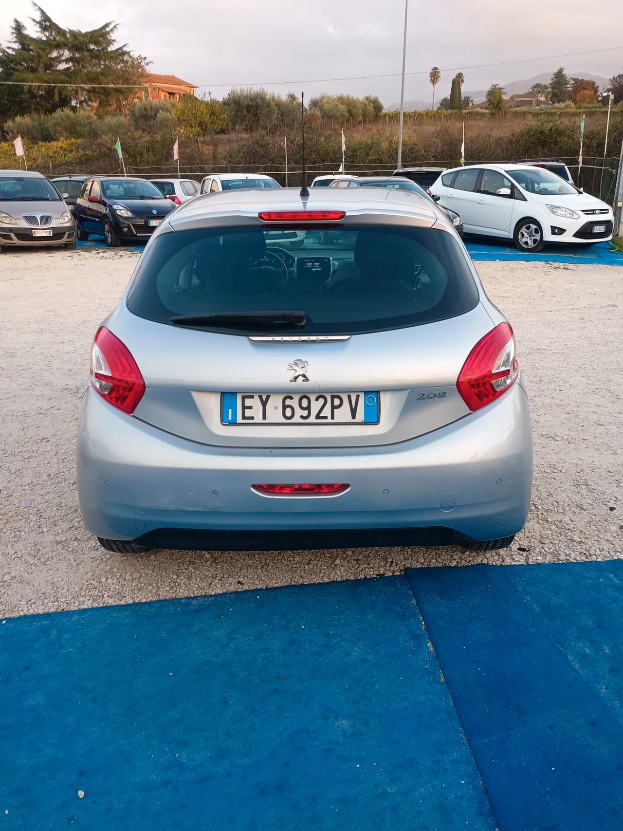 Peugeot 208 1.4 HDi 68 CV 5 porte Allure