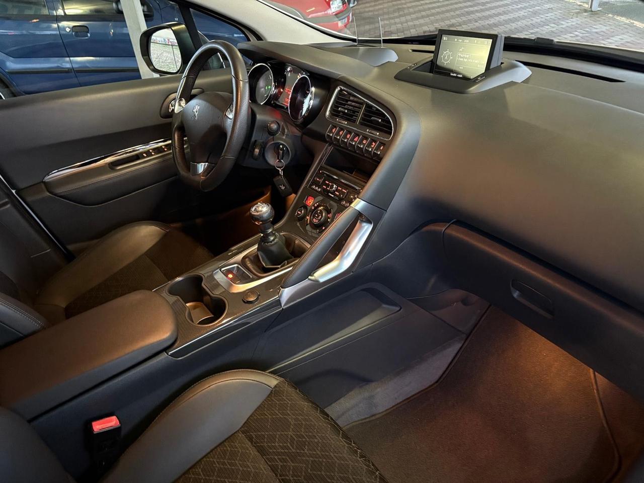Peugeot 3008 1.6 THP 156CV Allure