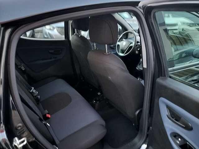 Lancia Ypsilon 1.0 FireFly 5 porte S&S Hybrid Platino