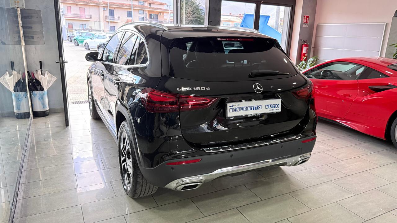 MERCEDES GLA 180 D MOTORE 2.0 116 CV restyling