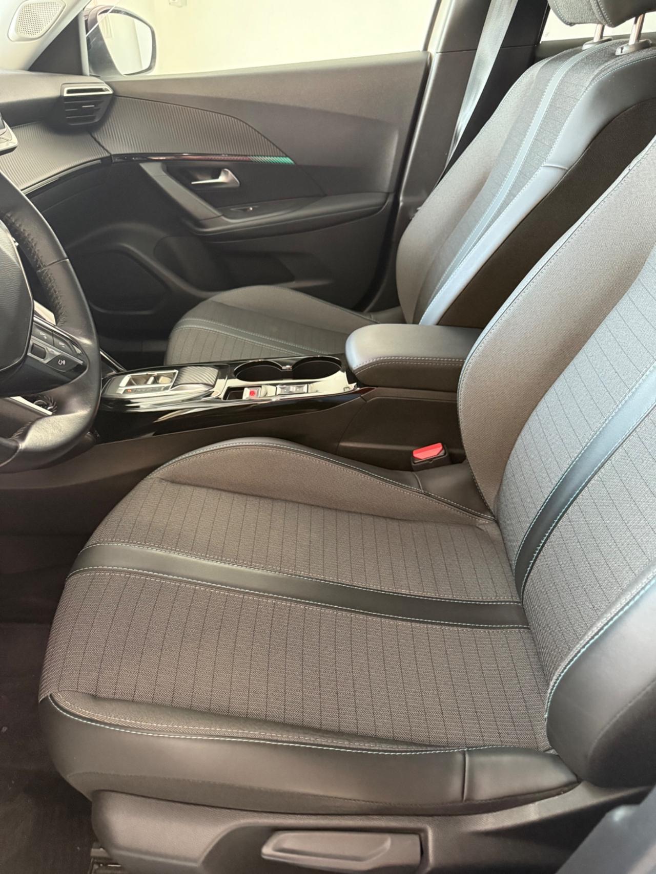 Peugeot 2008 BlueHDi 130 S&S EAT8 Allure