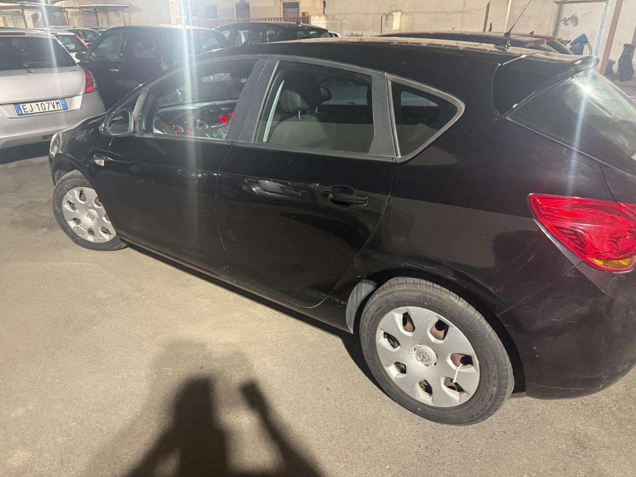 Opel Astra 1.4 100CV GPL 5 porte Elective anno 2011