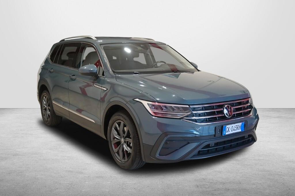 VOLKSWAGEN TIGUAN ALLSPACE 2.0 TDI 150CV DSG 4MOTION SCR LIFE ( FARI LED - DIGITAL COCKPIT - HEAD-UP DISPLAY - AMBIENT LIGHTS - CLIMA TRIZONA - ADAPTIVE CRUISE - PELLE - NAVI - APP CONNECT - PARK PILOT - TELECAMERA POST. - CERCHI 18 )