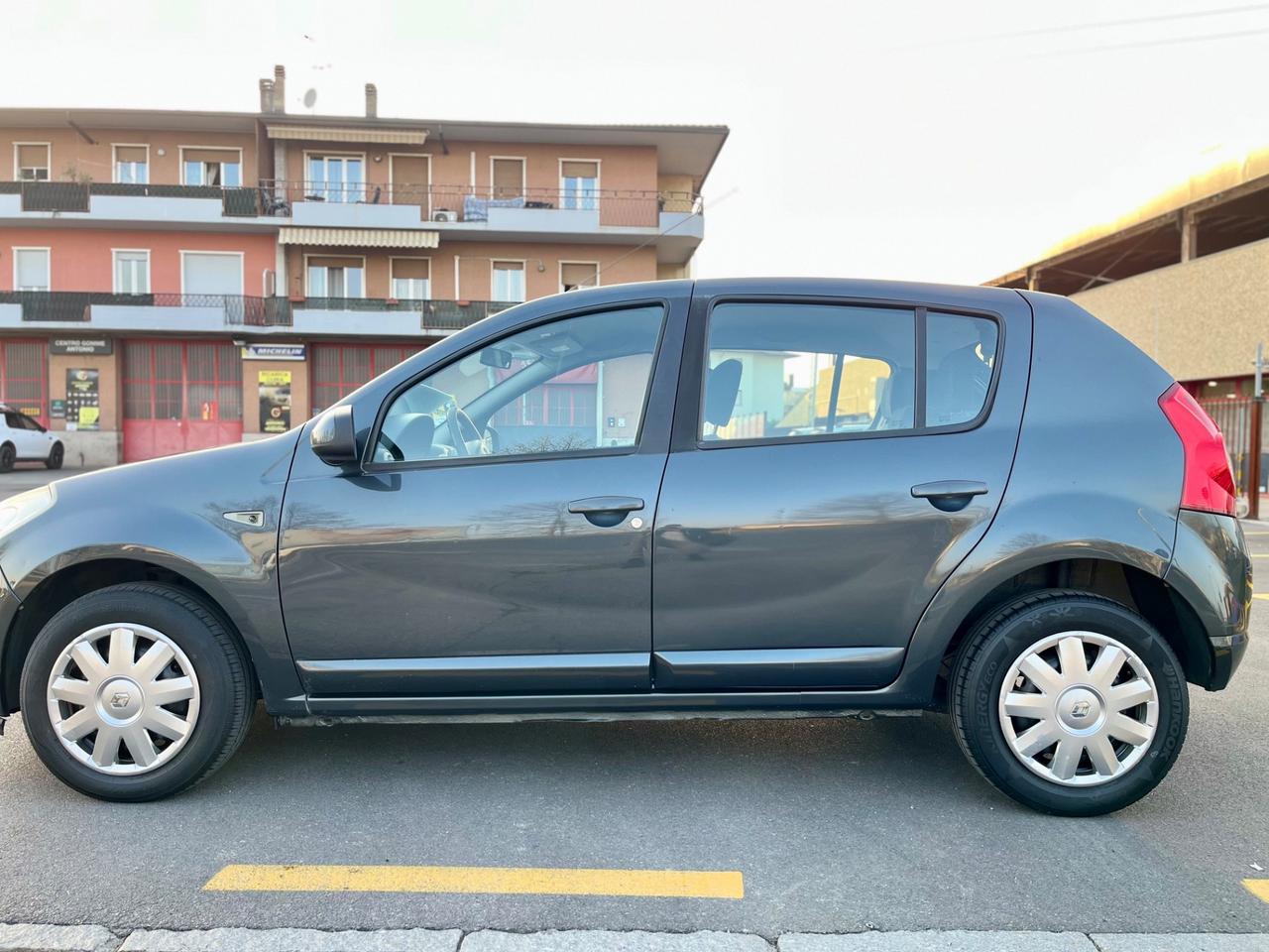 Dacia Sandero 1.4 8V Lauréate