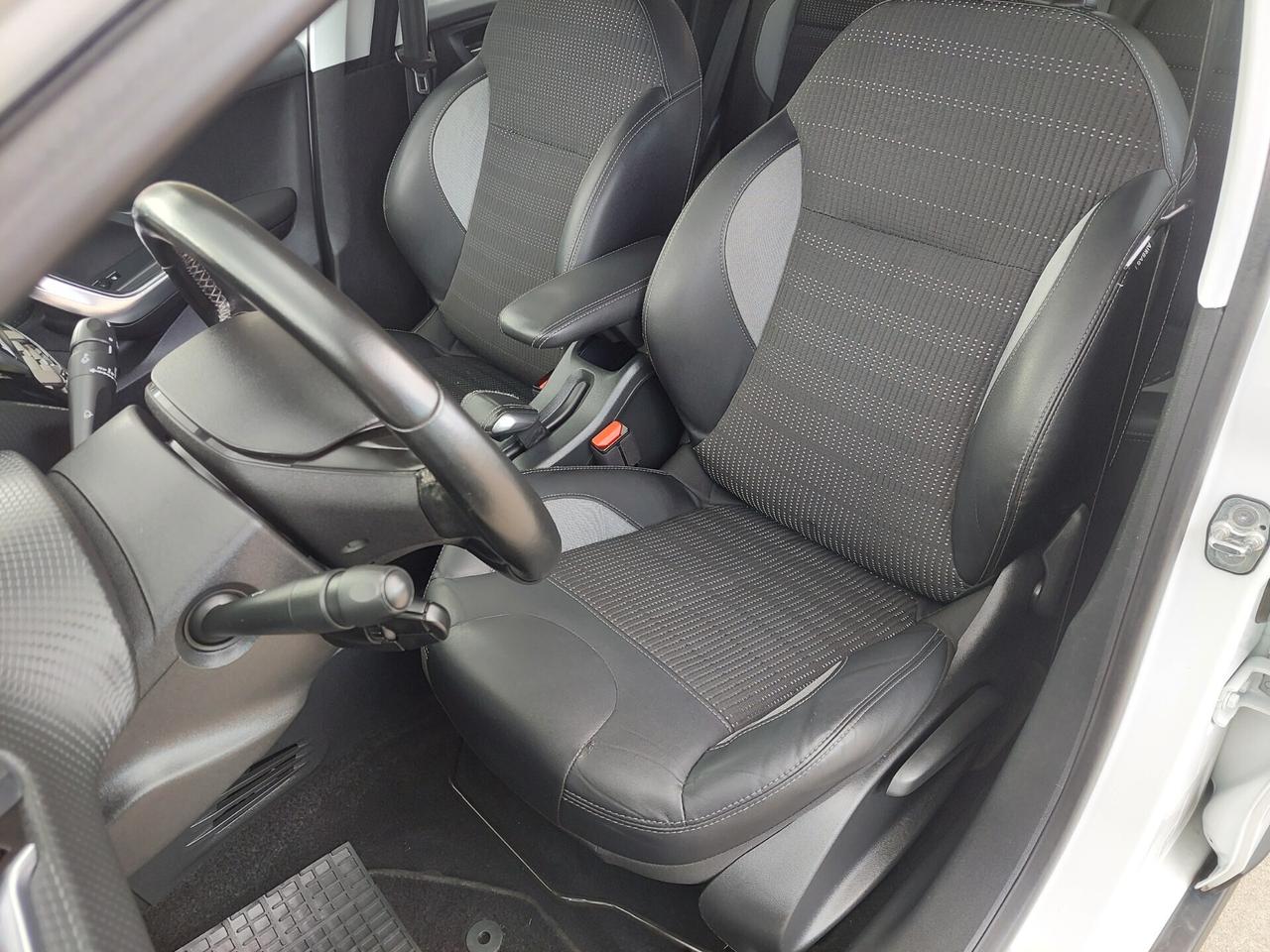 Peugeot 2008 BlueHDi 100cv Allure