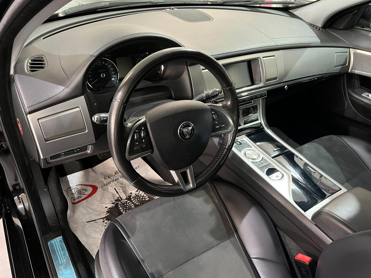 Jaguar XF 2.2 163 CV - Business Edition - 2014