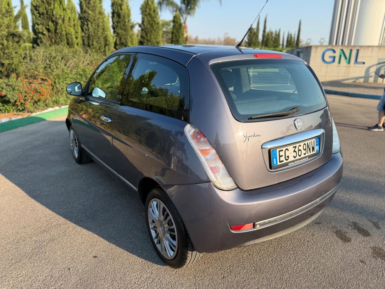 Lancia Ypsilon 1.2 69 CV Argento (51KW)