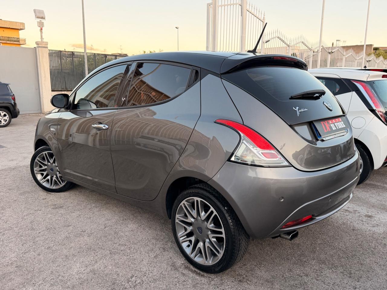Lancia Ypsilon 1.3 MJT 95Cv PLATINUM IPER FULL