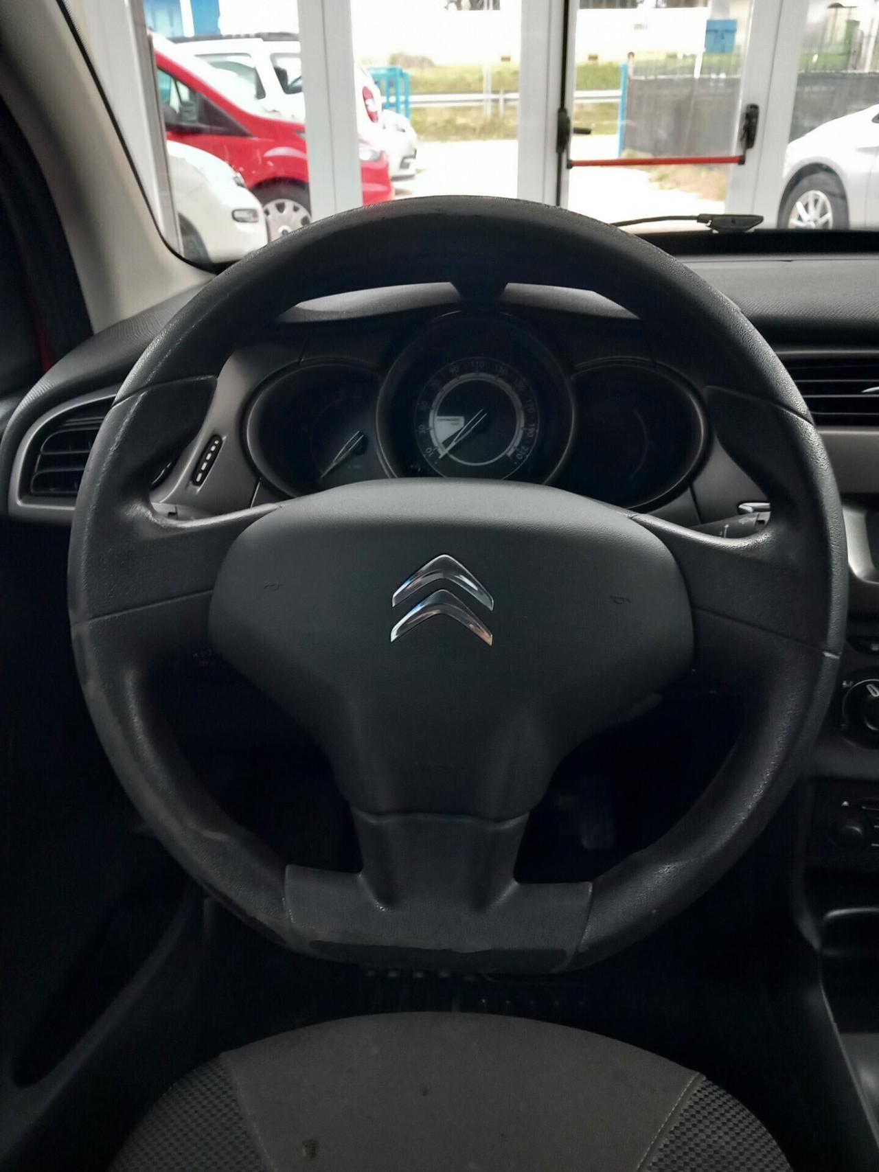 Citroen C3 anno 2015 1.2 benzina 59 mila km