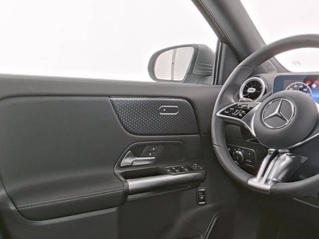 MERCEDES-BENZ GLA 180 Automatic Progressive Advanced
