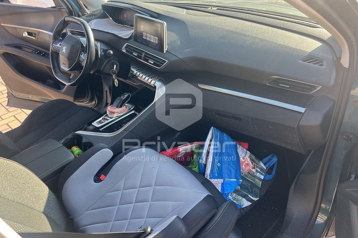 PEUGEOT 5008 BlueHDi 130 S&S EAT8 Allure