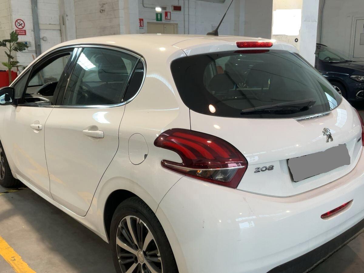 Peugeot 208 1.6 BlueHDi 100 CV Allure