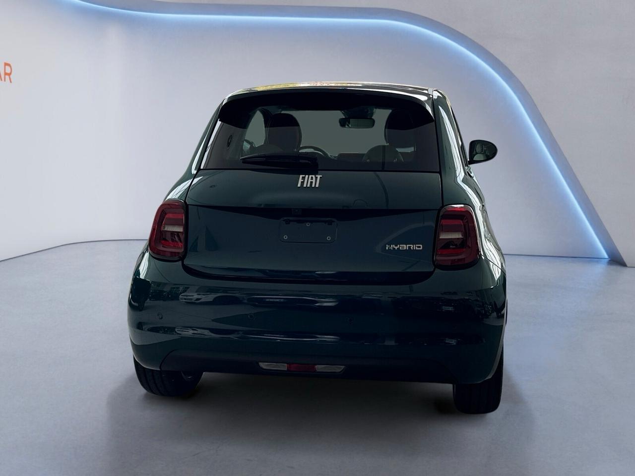 Fiat 500 Berlina Hybrid La Prima