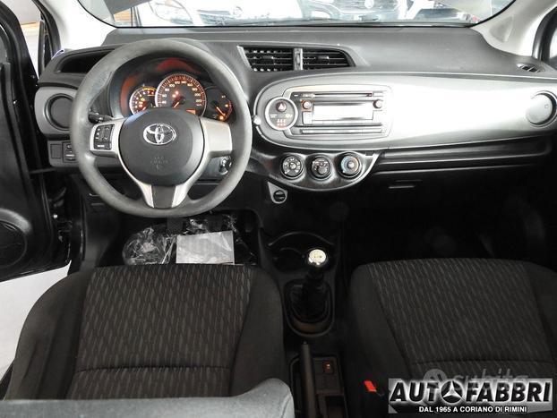 TOYOTA - Yaris - 1.0 5 porte Active