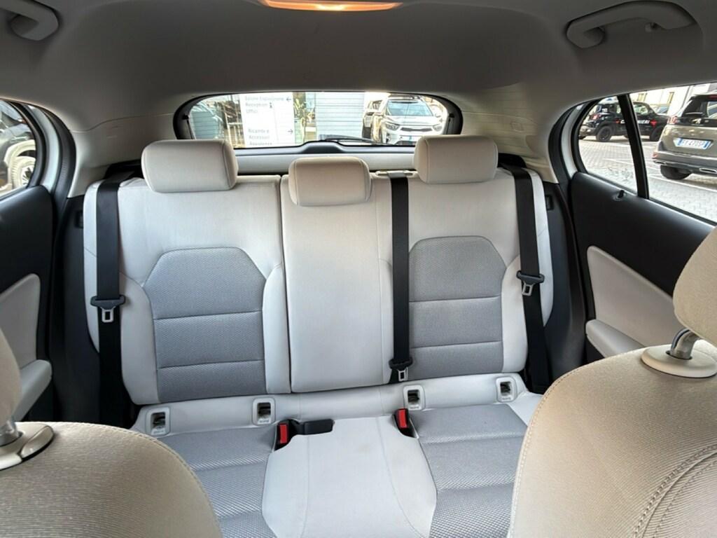 Mercedes GLA 180 180 D Business 7G-DCT