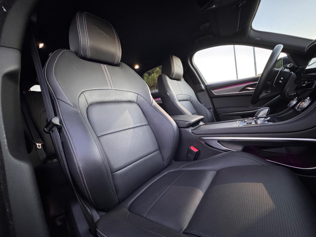 Jaguar F-Pace 2.0 D 163 CV AWD aut. R-Dynamic SE