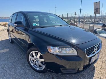 Volvo V50 D2 R-design