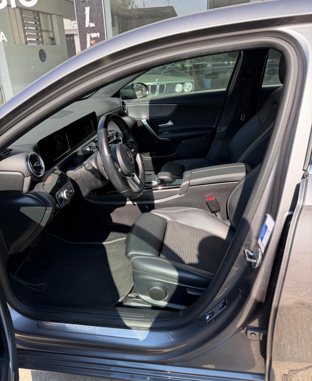 Mercedes A180d- 2.0 automatic business extra-Garanzia 12mesi